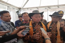 Wagub Jabar Uu Ruzhanul minta peternak terus berinovasi