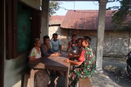 Peduli bahaya narkoba, Babinsa Kodim 0204/DS rutin lakukan komsos