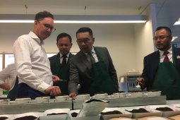 Ridwan Kamil pasarkan teh Jawa Barat di Inggris