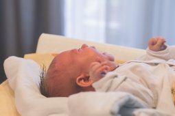 Bayi di Medan lahir dengan usus di luar perut