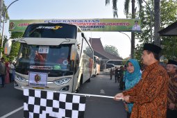 Pemkab Mojokerto berangkatkan dua kloter JCH