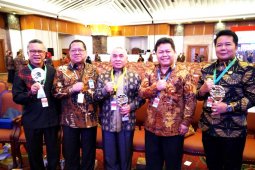 Gubernur Kaltim terima penghargaan TPID