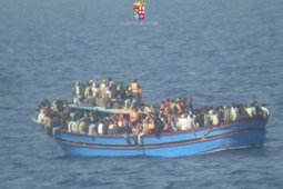 55 jasad ditemukan dari kapal yang terbalik