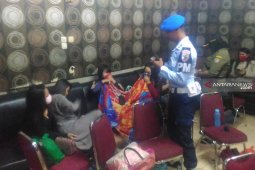 Sejumlah aparat negara terjaring razia di tempat hiburan malam