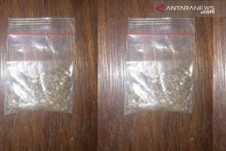 Agus buruh pabrik di Bekasi diamankan petugas akibat simpan narkoba