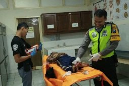 Nunggu jemputan di pinggir jalan, siswa SD tertabrak hingga putus kaki