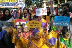 Chairansyah dan Ernawati lepas karnaval gebyar Nusantara HST 2019