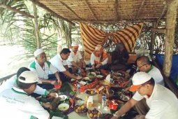 Bupati dan Kapolres Muarojambi hadiri tradisi "makan merawang"