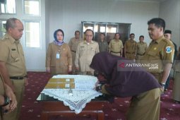Wali Kota Pangkalpinang lantik empat Kepala SD Negeri