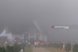 Kabut tebal selimuti Salib Kasih