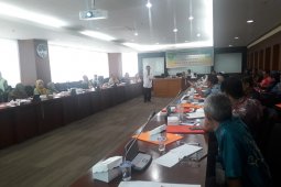 Pencampuradukan bahasa gerus penggunaan Bahasa Indonesia