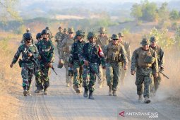 Marinir Indonesia-Amerika berlatih menembak