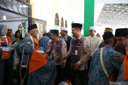 Wabup lepas jamaah calon haji Tanah Laut