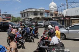 Macet semakin parah, dewan desak pemerintah tata Simpang Tujuh Ulee Kareng