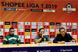Djanur ingatkan pemain Persebaya tak berlebihan merayakan kemenangan