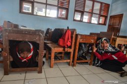 Warning of big waved unrelated to banten's quake