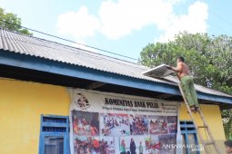Tim Pengmas FIK UI sediakan panel surya di Wakatobi