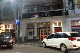 Listrik di Pasar Baru menyala