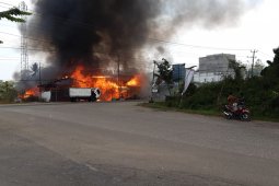 Empat rumah milik Harliansyah ludes terbakar