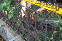 FS tewas tergantung di pohon mangga, warga menilai ada kejanggalan
