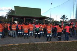Ratusan karyawan PT NHM mogok kerja