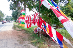 Pedagang dadakan jual bendera jelang HUT ke-74 RI