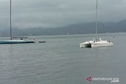 Enam perahu layar peserta SIDAYR masuk finis
