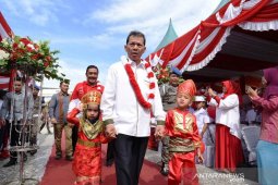 Bupati Tapsel katakan masa depan negara berada di pundak anak-anak