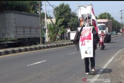 Medi Bastomi berjalan mundur dari Tulungagung ke Jakarta ketemu Presiden Jokowi