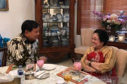 Di hadapan Prabowo, Mega ungkap strateginya unggul di "kandang banteng"