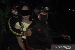 Enam PSK dan dua waria ditangkap Satpol PP pada operasi Pekat