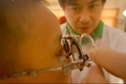 Ratusan siswa SD Tulungagung dapat kacamata gratis