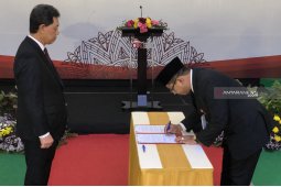 Sugiarto Kasmuri jabat Kepala OJK Malang