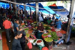 Meugang terakhir warga serbu pasar tradisional