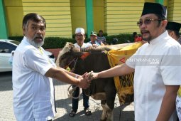 Idul Adha, Golkar Jatim potong 10 ekor hewan kurban