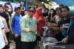 Ibnu Sina hadiri syukuran kurban di Pulau Bromo