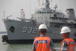 KRI Dewa Kembar 932 visits Kotabaru again