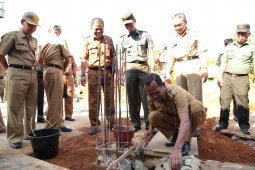 Bupati letakkan batu pertama pembangunan kantor utama Kodim