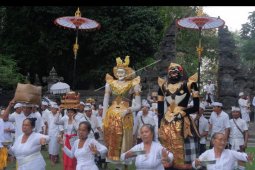 Upacara di Pura Alas Kedaton