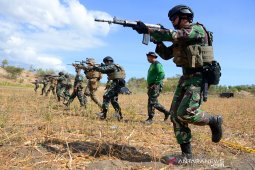 Marinir Indonesia-Amerika berlatih menembak