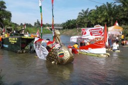 Pemkot Binjai gelar lomba rakit hias batang pisang meriahkan HUT Kemerdekaan