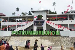Bendera "Alam Peudeung" berkibar di komplek makam Poe Teumerehom