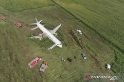 Drones flying around airport endanger flight
