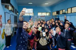 Peserta SMN Gorontalo antusias ikuti bedah buku "Bingkai Anak Negeri" di Surabaya