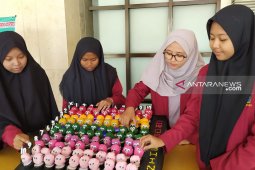 Mahasiswa UMS buat "Cross Shine" untuk permudah anak-anak hitung perkalian