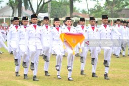 Annisa Salsabilah Hasibuan pembawa baki sang merah putih