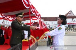 Dandim 0212/TS Irup penurunan bendera Merah Putih