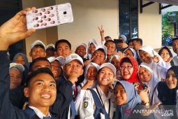 "Laskar Pelangi" semarakkan penyerahan Diary "Bingkai Anak Negeri"