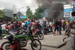 Sejumlah ruas jalan utama di Manokwari lumpuh
