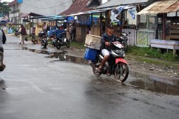 Kayong Utara mulai diguyur hujan